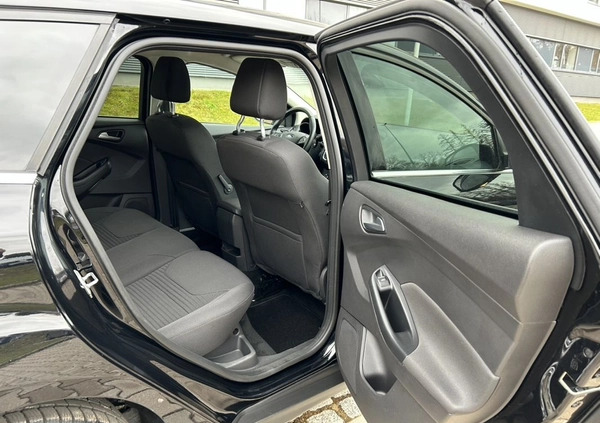 Ford Focus cena 38900 przebieg: 147000, rok produkcji 2015 z Wałbrzych małe 742